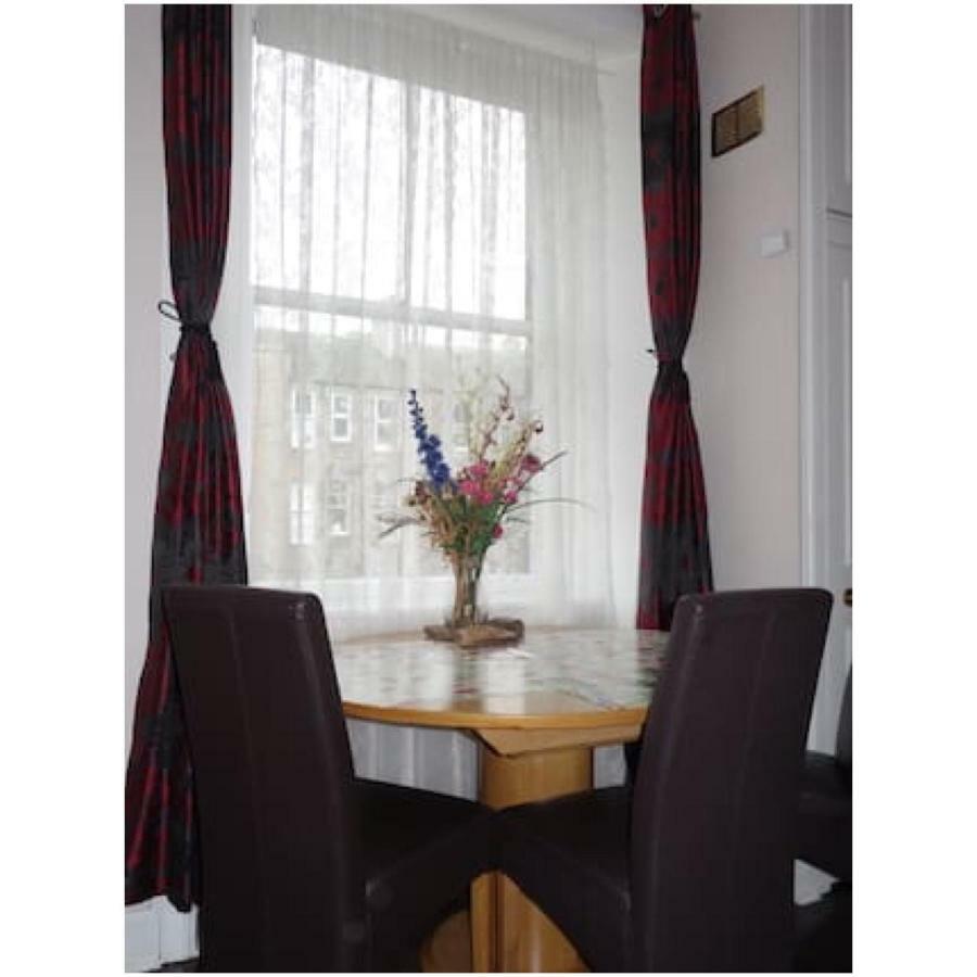 Privatunterkunft Goldenacre Private *